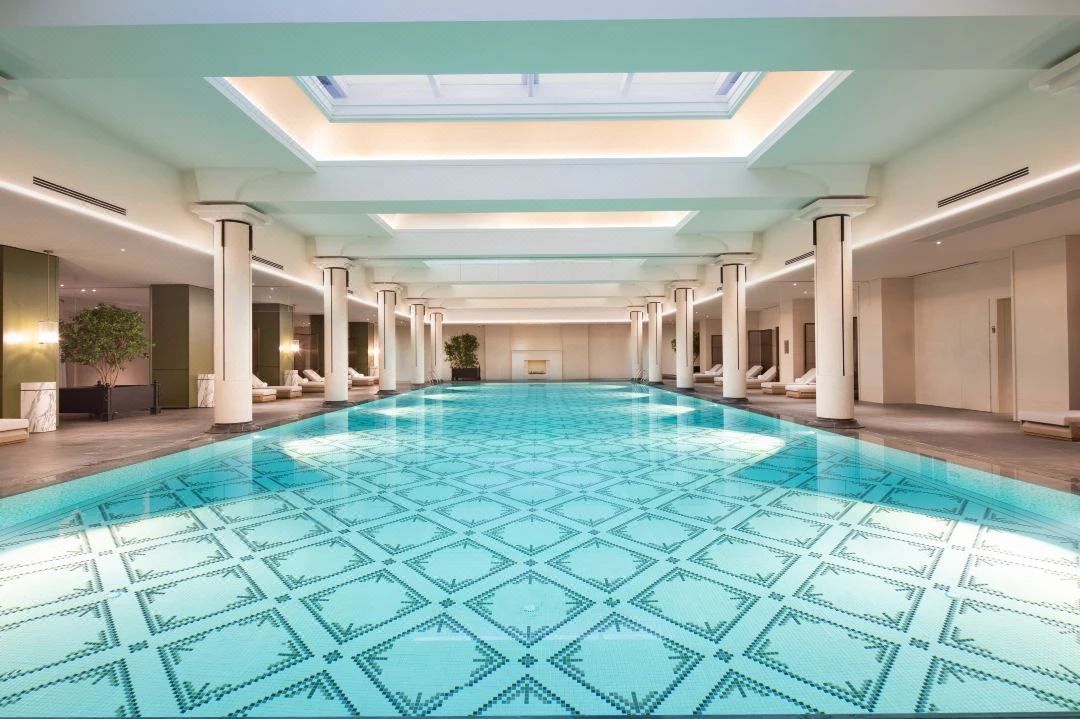 游泳池水處理什么方案可以不用大量加氯，還能保證泳池水質(zhì)？